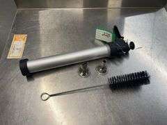 Jerky Gun with (2) Tips & Brush