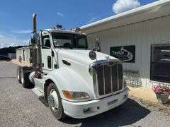 2011 Peterbilt 386 Day Cab Tractor Truck