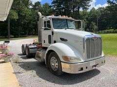 2010 Peterbilt 384 Tractor Truck