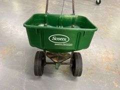 Scott's 2000 Push Fertilizer & Seed Spreader
