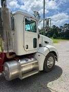 2010 Peterbilt 384 Tractor Truck