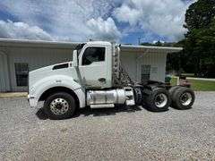 2015 Kenworth T880 Tractor Truck