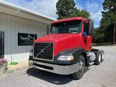 2006 Volvo VNM 17 Tractor Truck