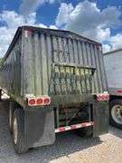 Black Metal Side Hopper Bottom Trailer