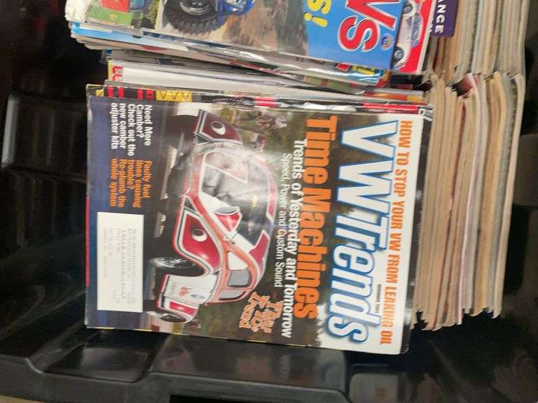 Mixed Lot of Volkswagen Magazines and Repair Manuals