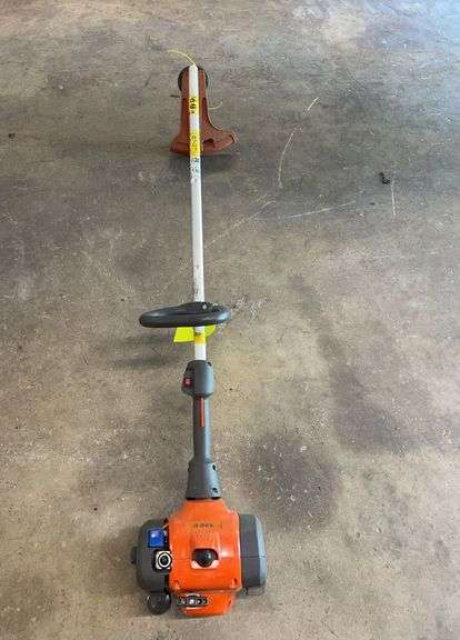 Husqvarna 122C Weedeater image