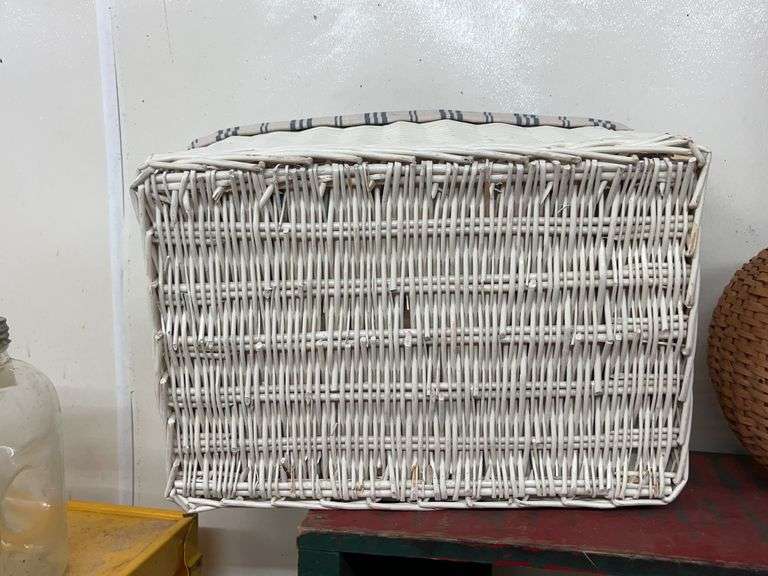 Woven Basket Lot - White & Natural