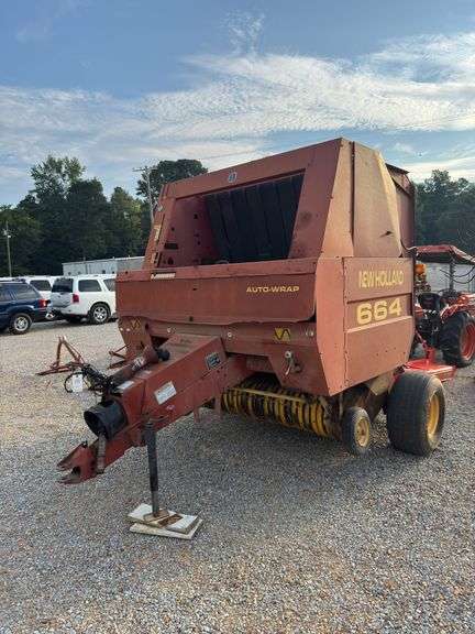 New Holland 664 Round Baler image