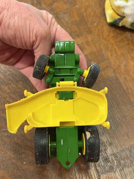 John Deere Toy Lawn Tractor and Cotton Bale Decoration