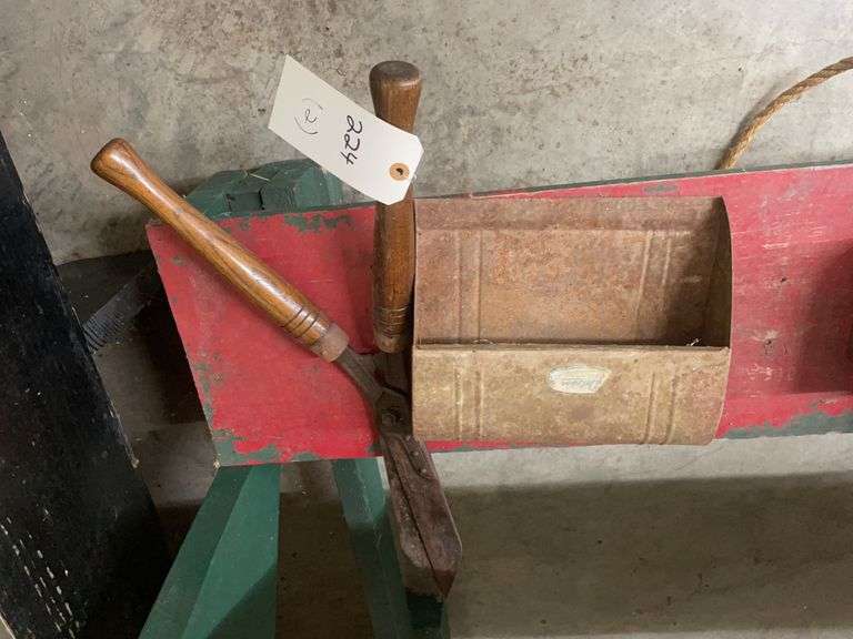 Metal Dustpan and Grass Shears