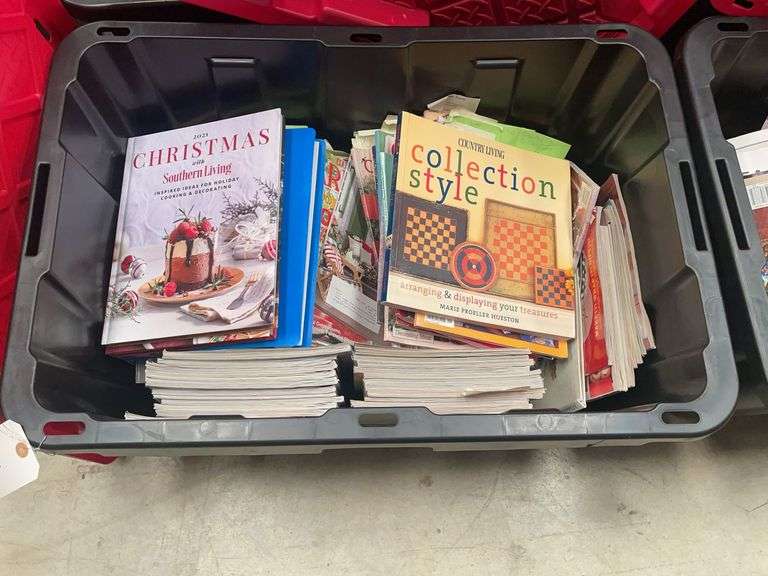 Large Lot of Assorted Magazines and Books image