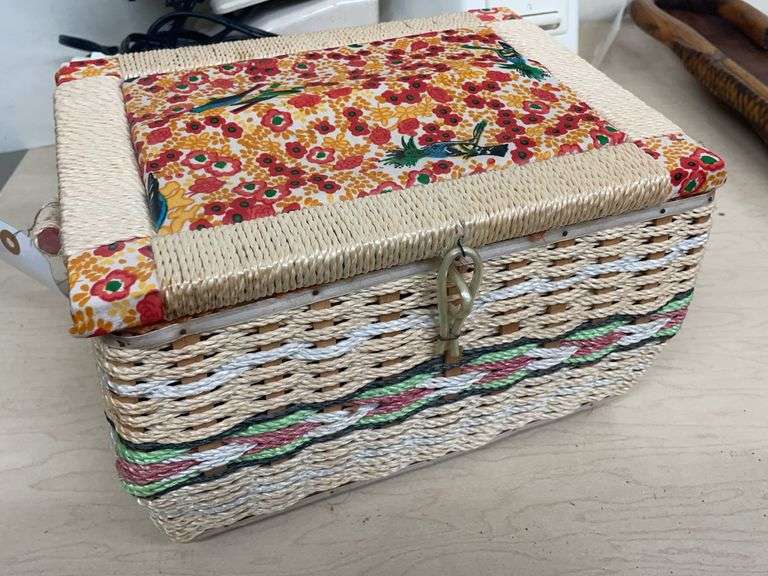 Sewing Machine with Woven Sewing Box