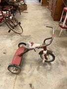 Vintage-Style Red & White Tricycle