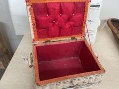 Sewing Machine with Woven Sewing Box