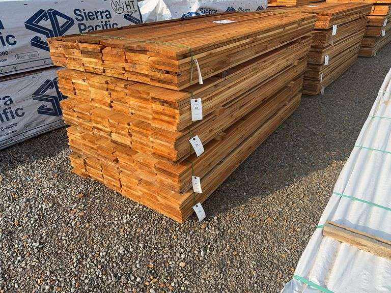 Western Red Cedar Lumber - 60 Pieces - 1" X 8" X 8' image