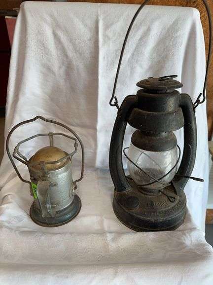 Lot of 2 Lanterns - Embury and Delta Powerlite image
