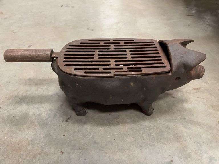 Cast Iron Pig Charcoal Grill image