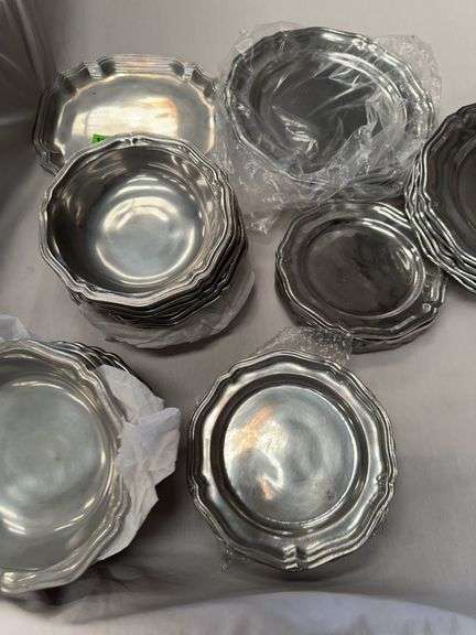 Wilton Columbia Pewter Serving Set - Bowls, Plates, and Tray image