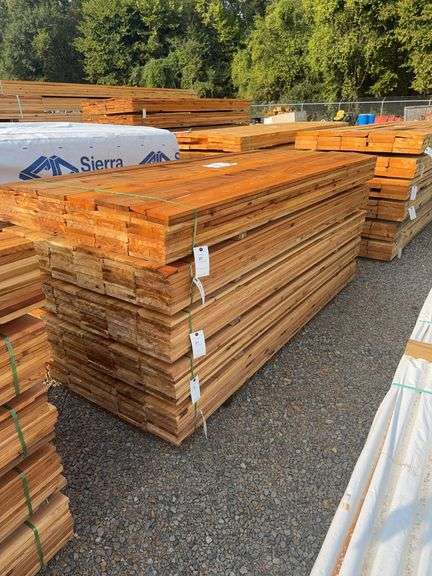 Western Red Cedar Lumber - 60 Pieces - 1"x8"x8' image