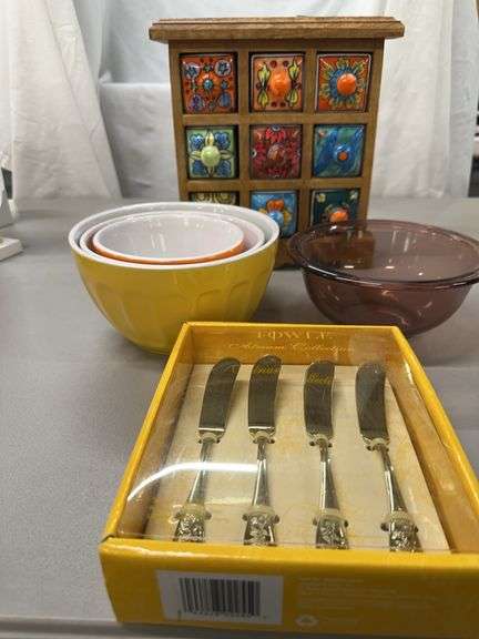 Kitchenware Lot image