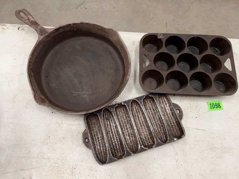 Cast Iron Cornbread, Muffin, & Frying Pan image