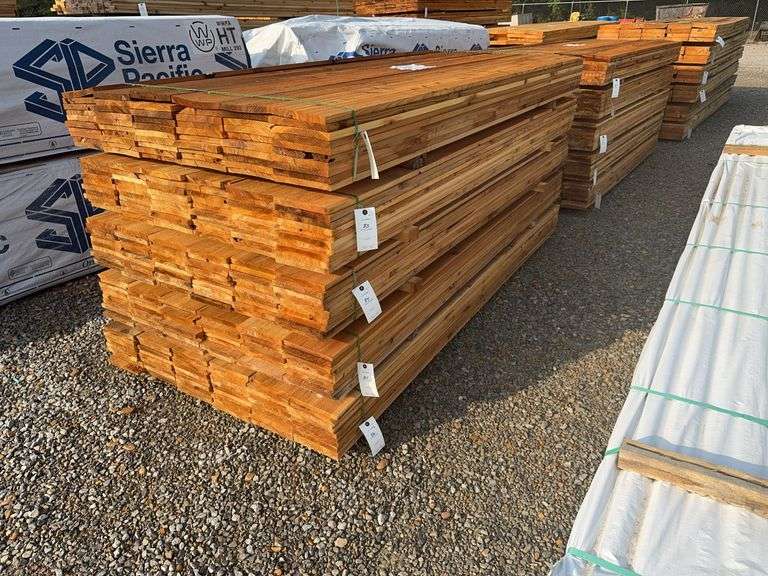 Western Red Cedar Lumber, 1" x 8" x 8' - 60 Pieces image
