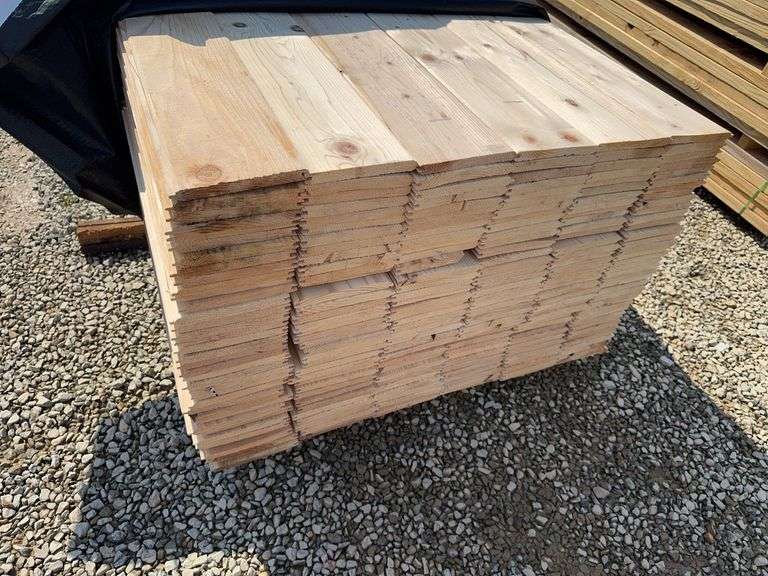 216 Pieces of Western Woods German Lap Siding 1"x8"x10' image