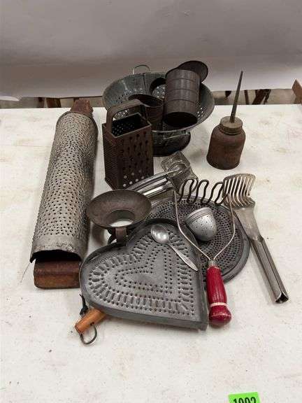 Lot of Assorted Kitchenalia image