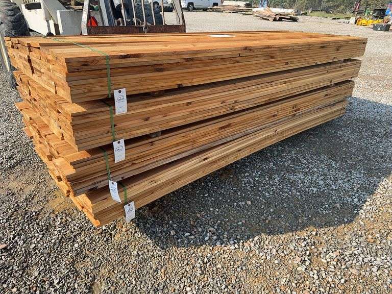 60 Pieces, 1" x 8" x 10' of Western Red Cedar Lumber image
