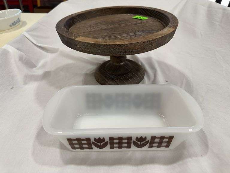 Glasbake Vintage Pan with Wooden Stand image