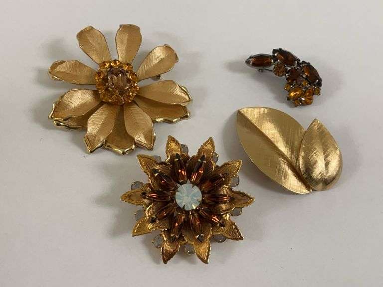Set of 4 Floral and Leaf Brooches image
