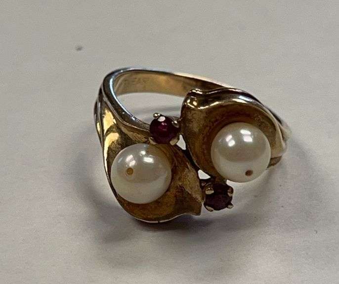 10k Gold Ring with Pearls and Ruby Accents image