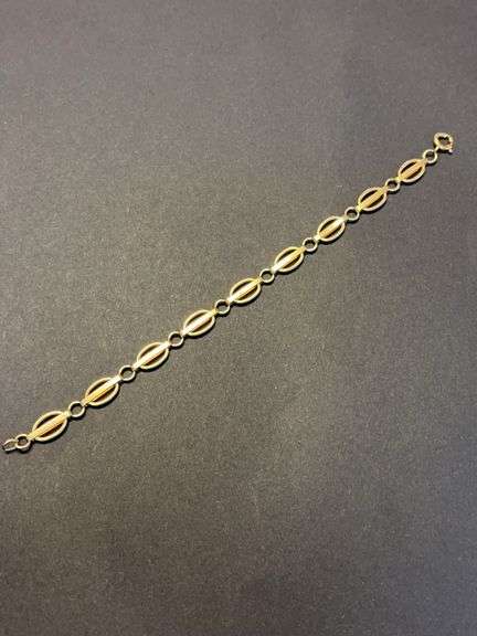 8" oval link bracelet 14kt  gold 11.1 grams image
