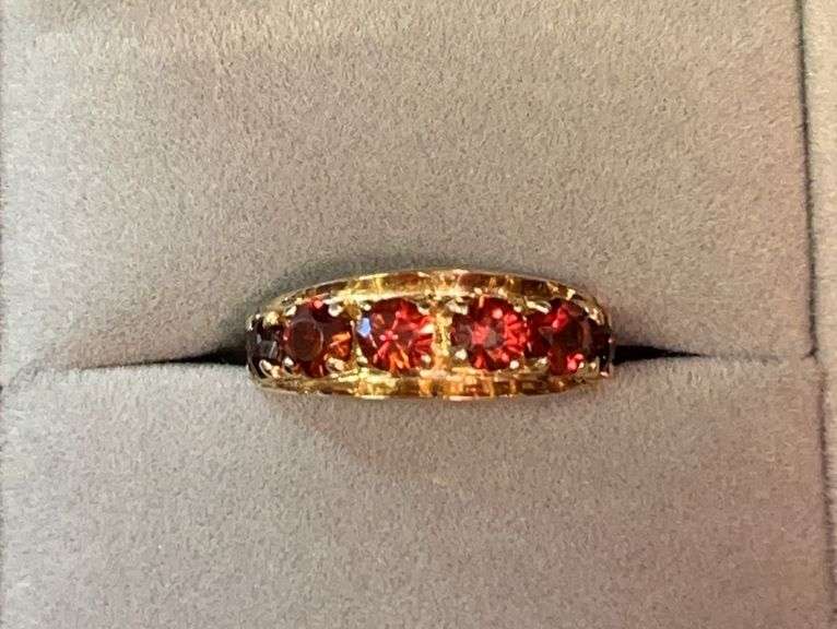 14 kt. yellow gold garnet ring image