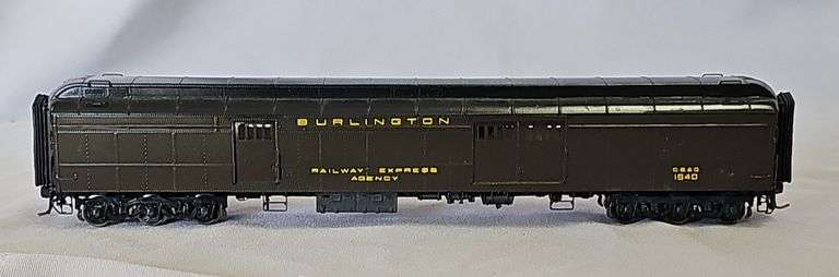 HO Scale brass diesel locomotive, Burlington 70' Baggage Car image