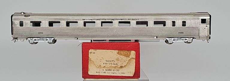 Santa Fe #3072 Coach image
