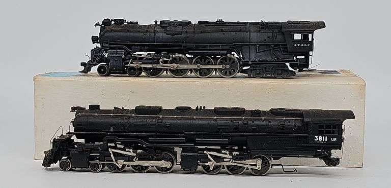 AHM / Rivarossi ATSF 3811 4‑8‑4 Steam Locomotive (Unboxed) image