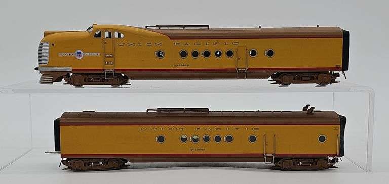 OVERLAND MODELS OMI-5548.1 HO BRASS UP M10005 A-B DIESEL STREAMLINER SET image