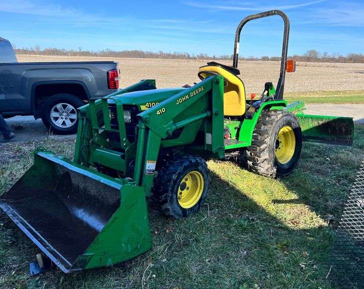 loader   4100  diesel John Deere 4100 with loader image