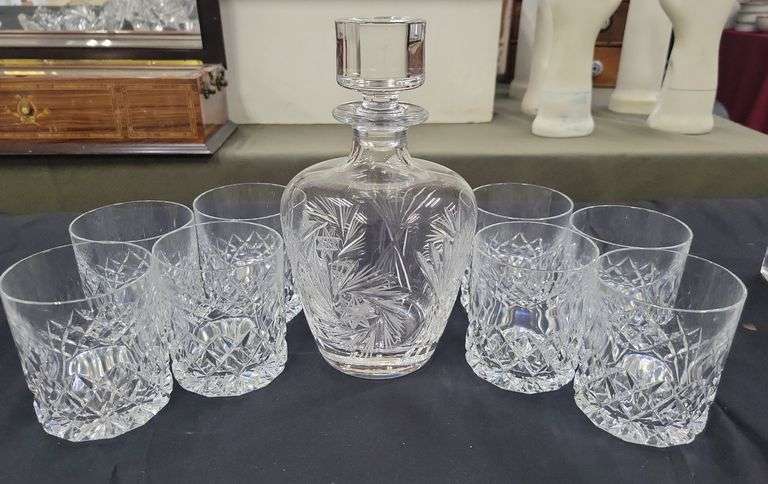 Crystal decanter with 8 rocks glasses image