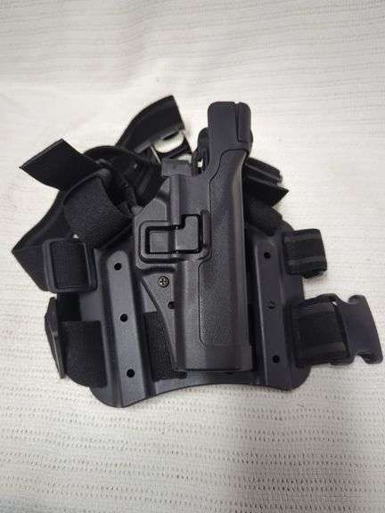 Blackhawk Glock 17/22 Retention Holster and Hip Plate image