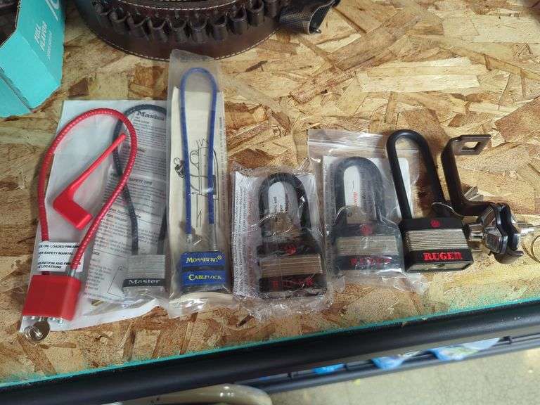 7x Gun Locks(Various Styles and Brands) image