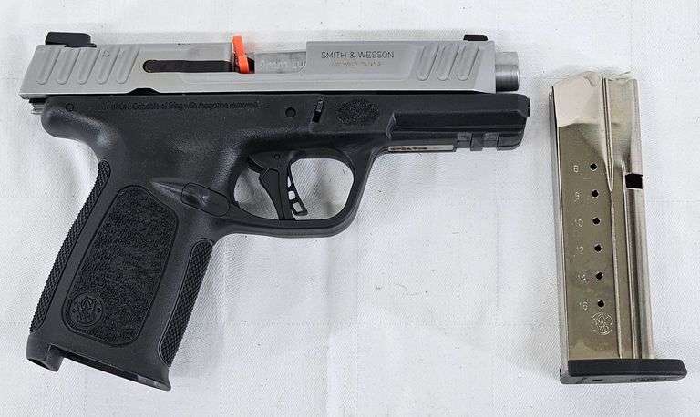 Smith & Wesson  9mm Luger  SD9 2.0  EFE4790  Original Box & Paper, Cable Gun Lock Smith & Wesson SD9 2.0, 9mm Luger Pistol image