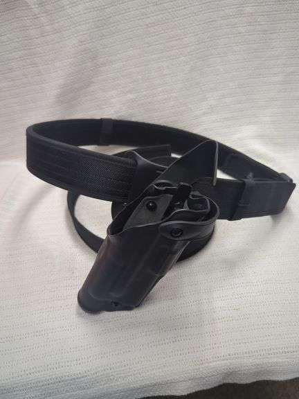 Sierra Bravo Duty Belt- 2" with Glock 17 Gen5 retention holster image