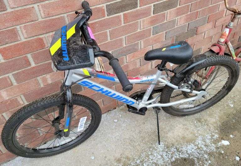 Schwinn Fenite 20" Bicycle image