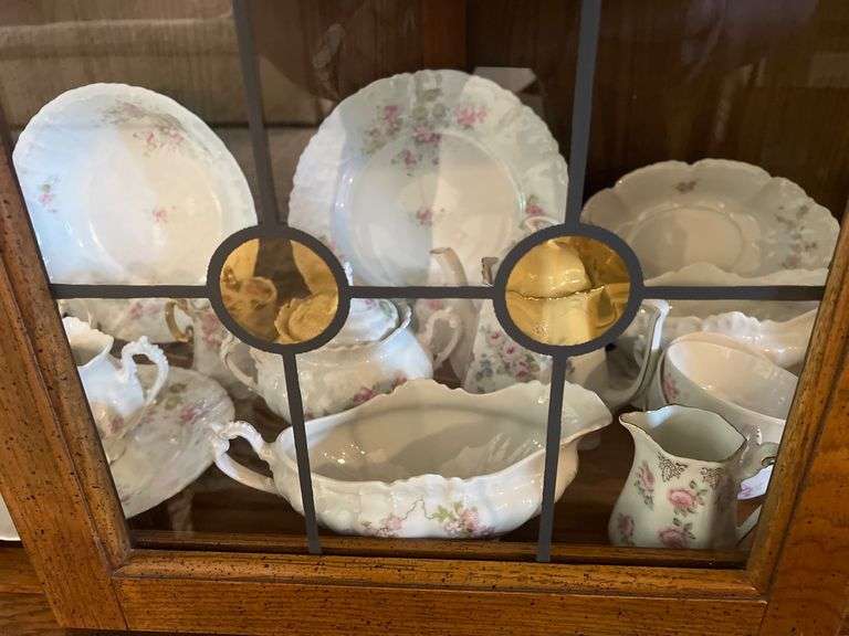 Shelf lot: Decorative antique china