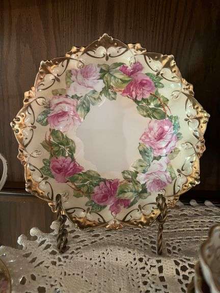 Shelf lot: collection of continental porcelain