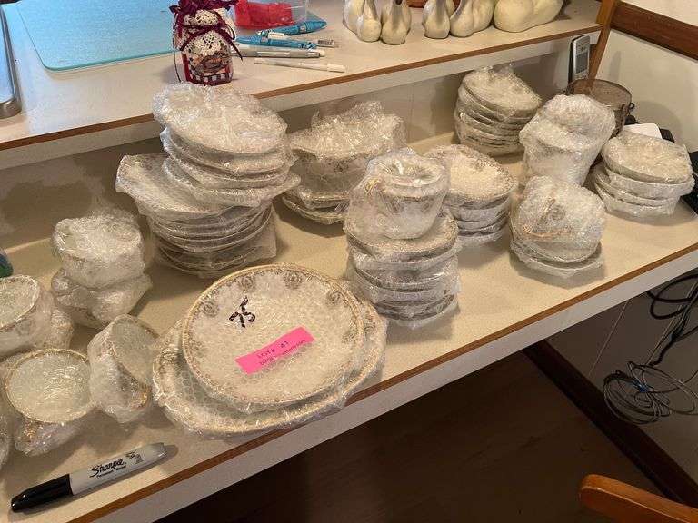 Approximately 75 pieces of Haviland china