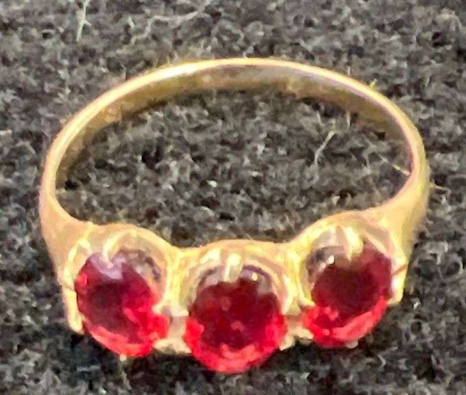 14k yellow gold with 3 red sets size 10.5