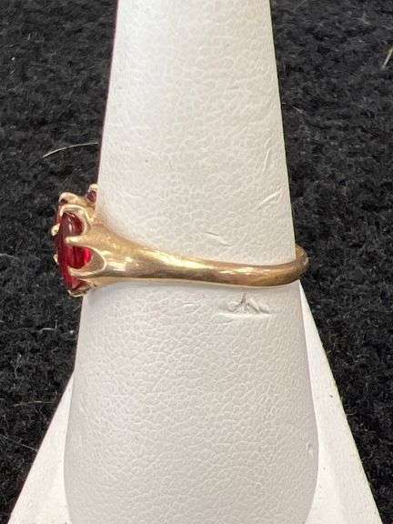 14k yellow gold with 3 red sets size 10.5